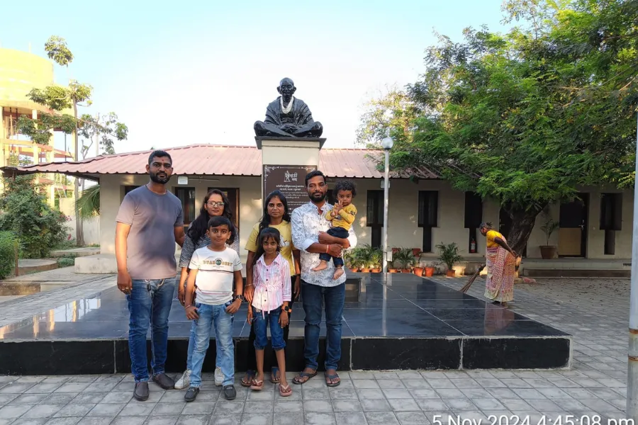 Yatri Nivas Kareli