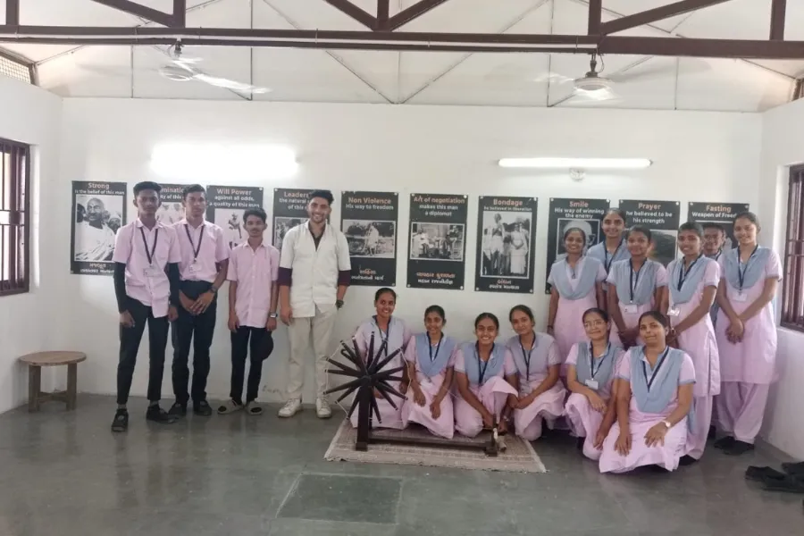 Yatri Nivas Vanz