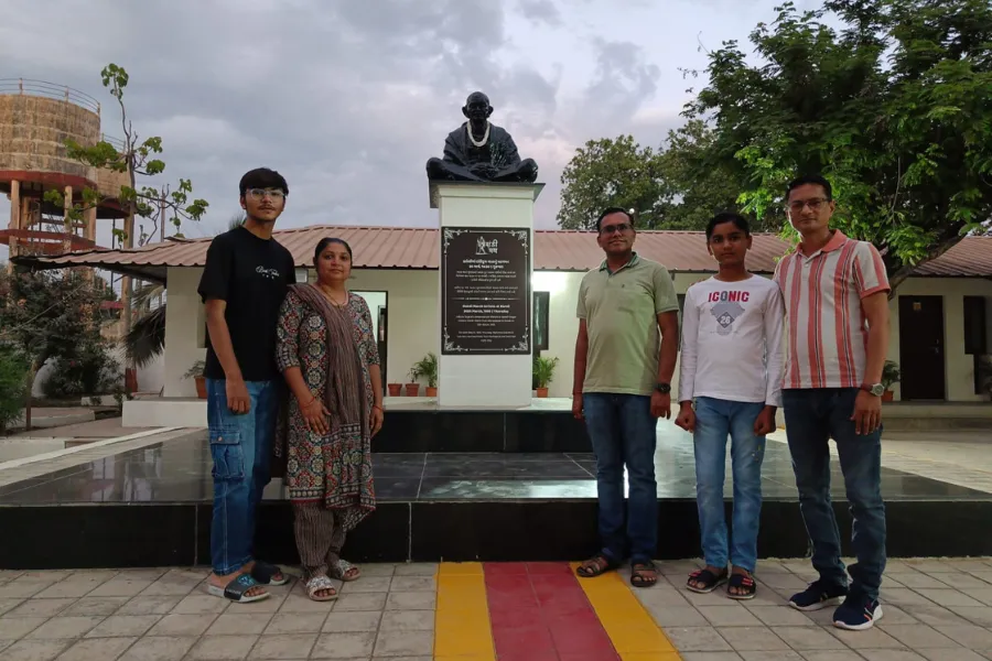 Yatri Nivas Kareli