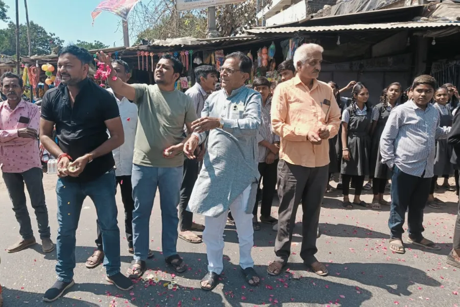 Yatri Nivas Kareli