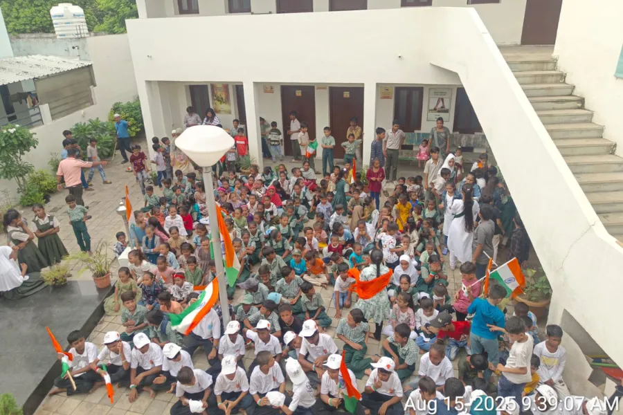 Yatri Nivas Amod